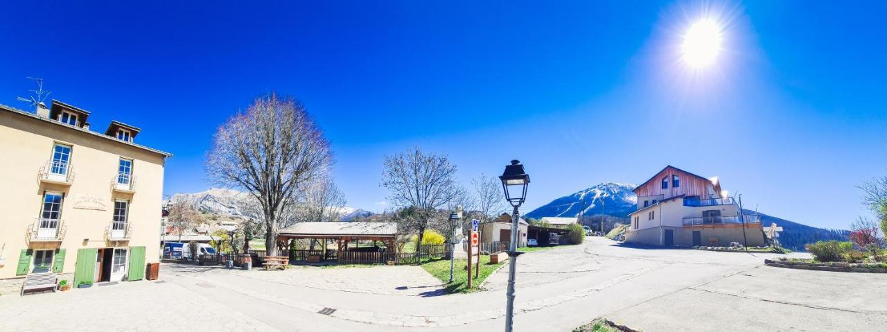 L'Auberge Saint-Vincent-les-Forts Exterior foto